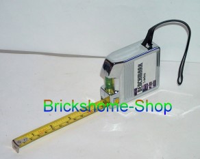 Maßband mit Wasserwaage